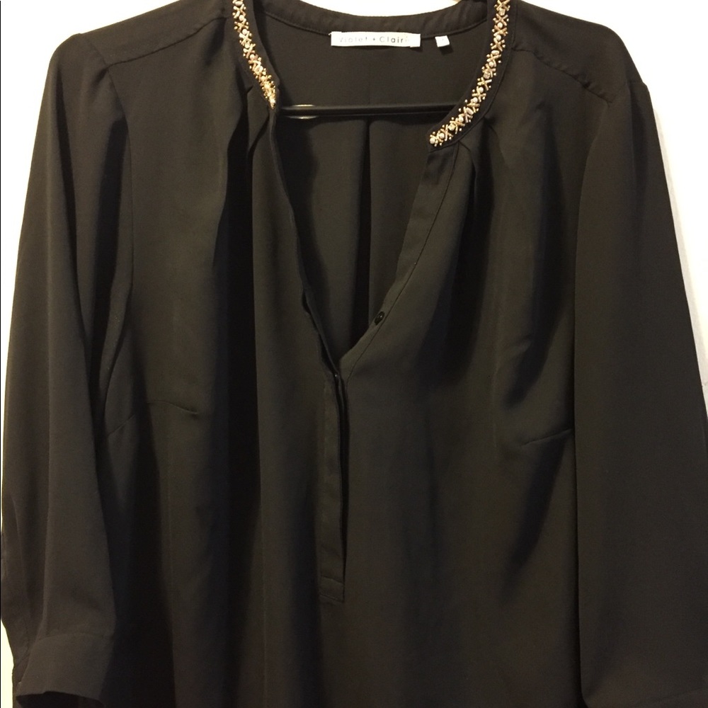 Black beaded blouse (violet and Clair) size 1x 🌹